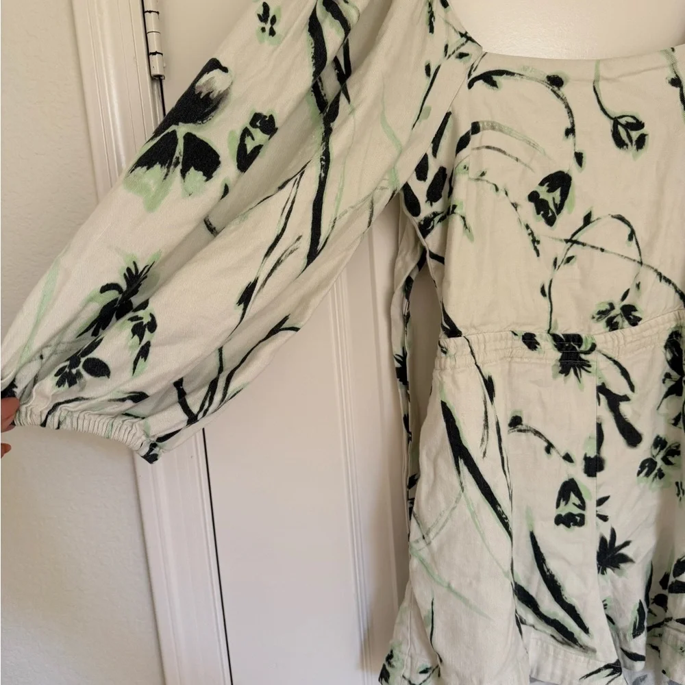 Tanya Taylor
ADD TO HEARTS
Stevie Romper - Picture 12 of 12